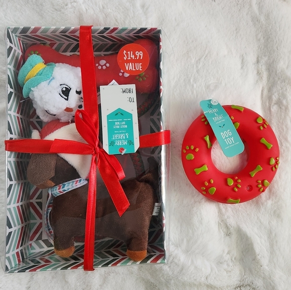 New set of dog toys - Picture 1 of 5